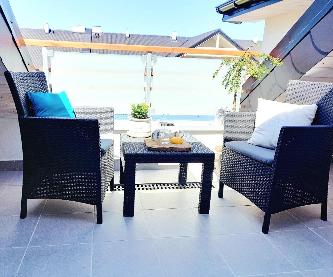 Syrenka Apartament Дарлово Экстерьер фото